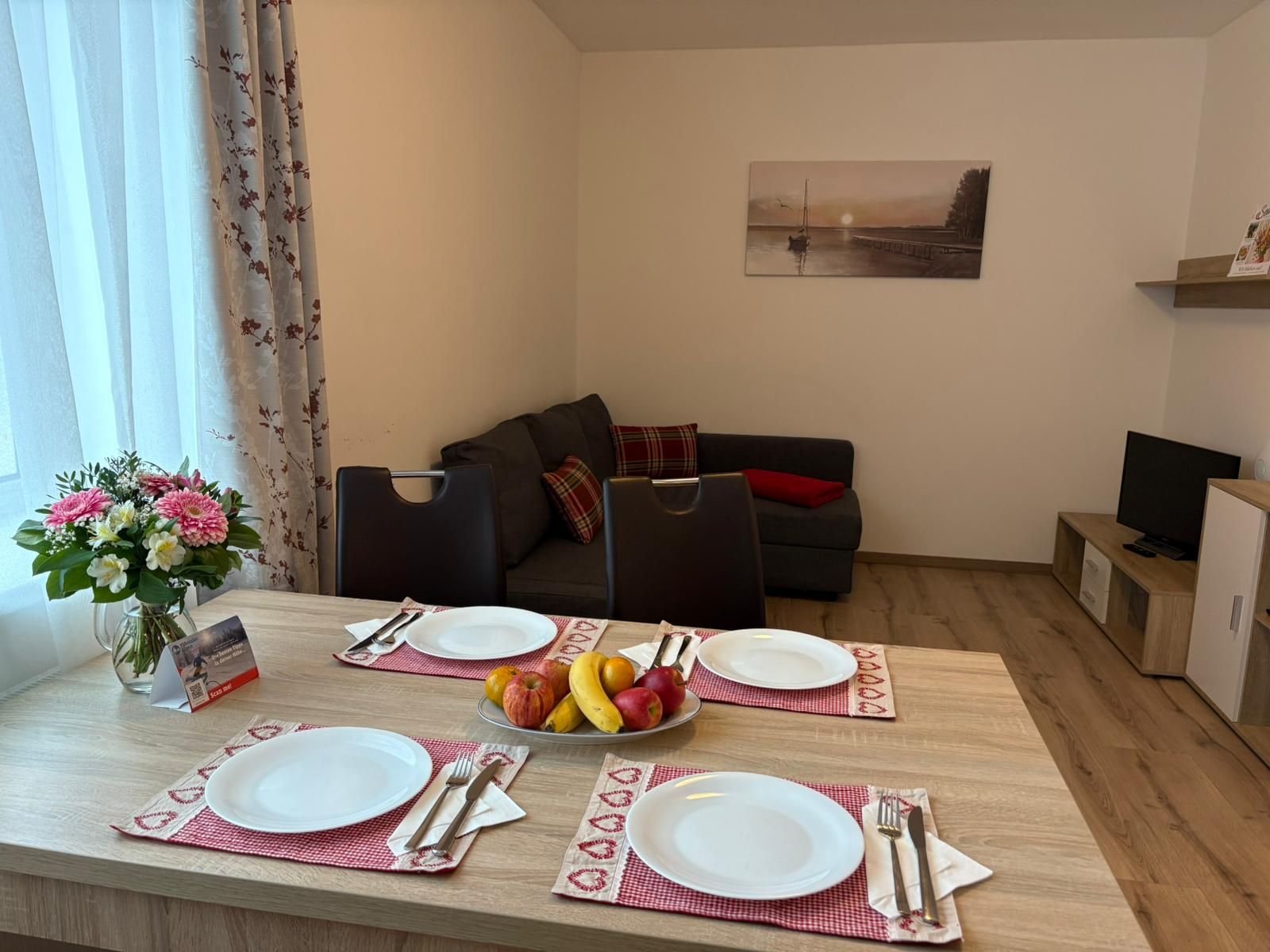 Esstisch in der Teichwies´n Alm Dependance