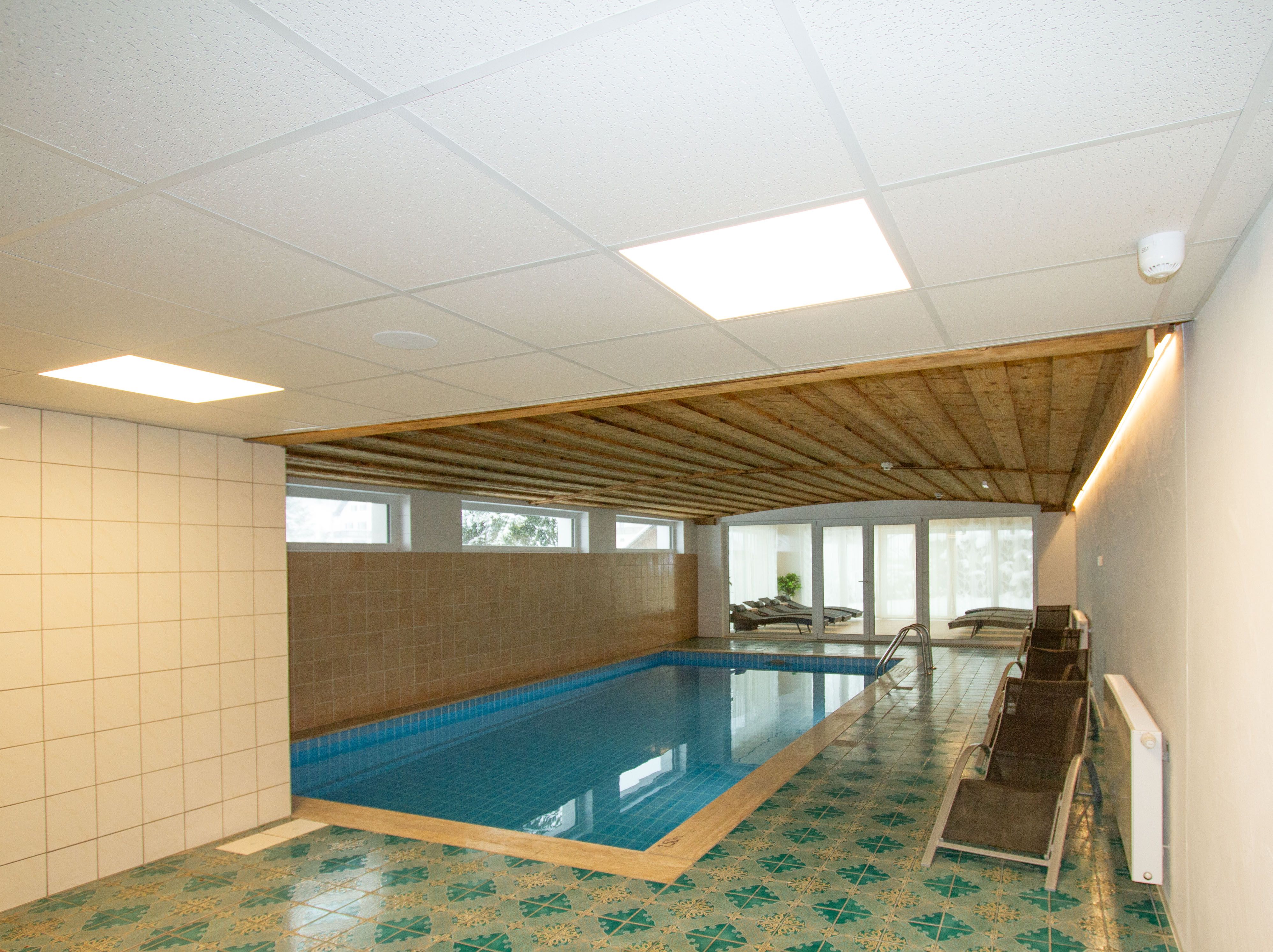 Indoor-Schwimmbad