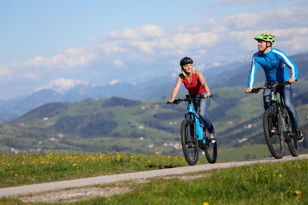 Entlang der sanften Hügeln des Mostviertels radeln