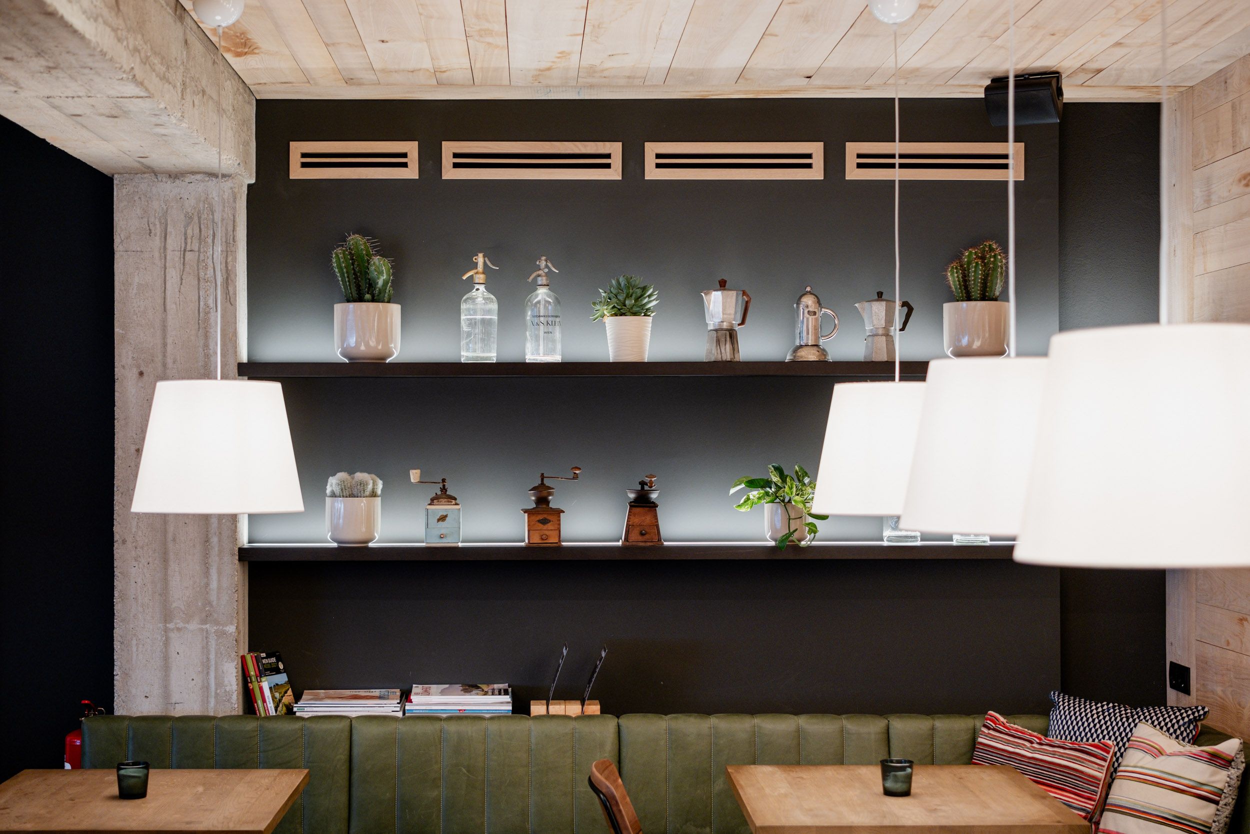 Ybsilon 9 Das Kaffeehaus