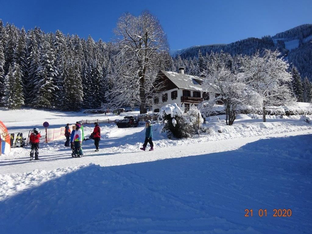 Ferienwohnung Familie Teufel winterliche Landschaft mit Hausansicht