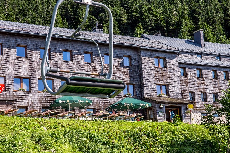 Ötscherschutzhaus mit Sessellift