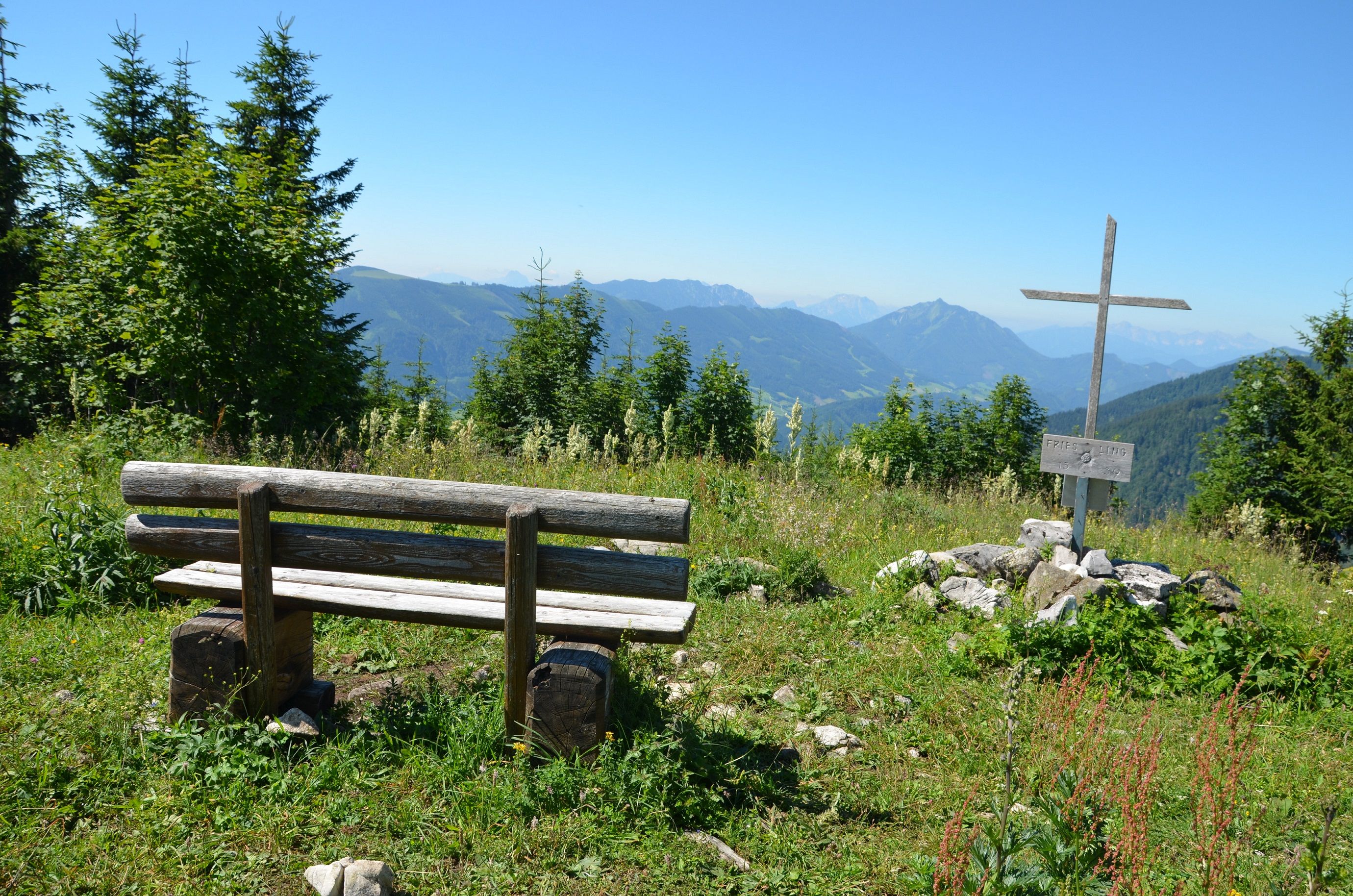 Gipfelkreuz am Friesling