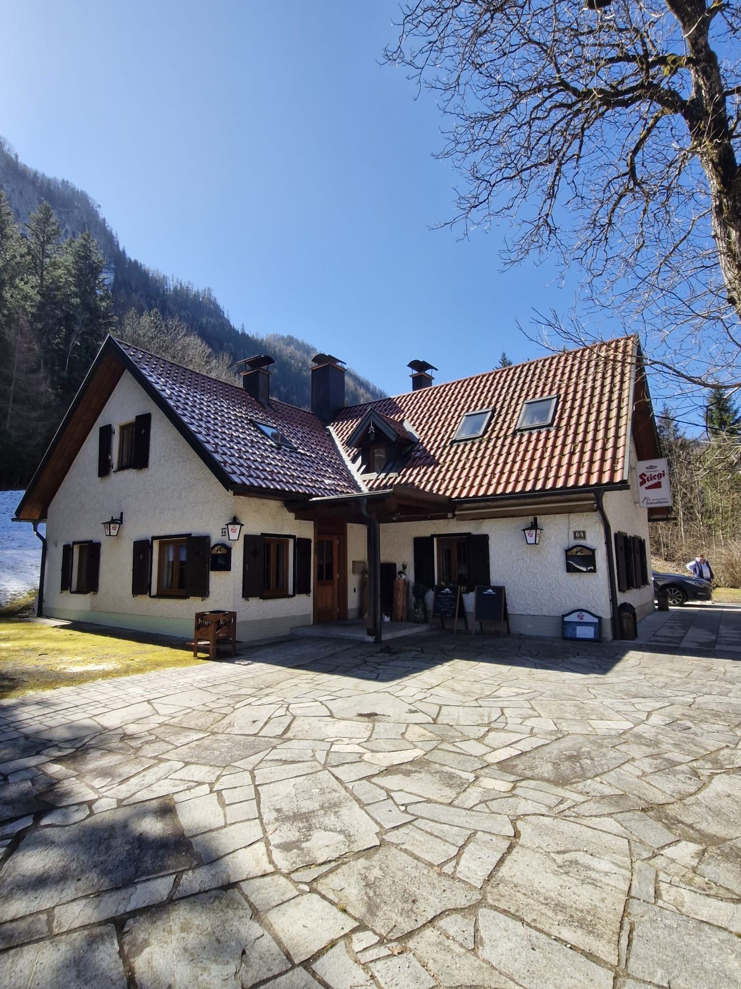 Schindlhütte im Frühling