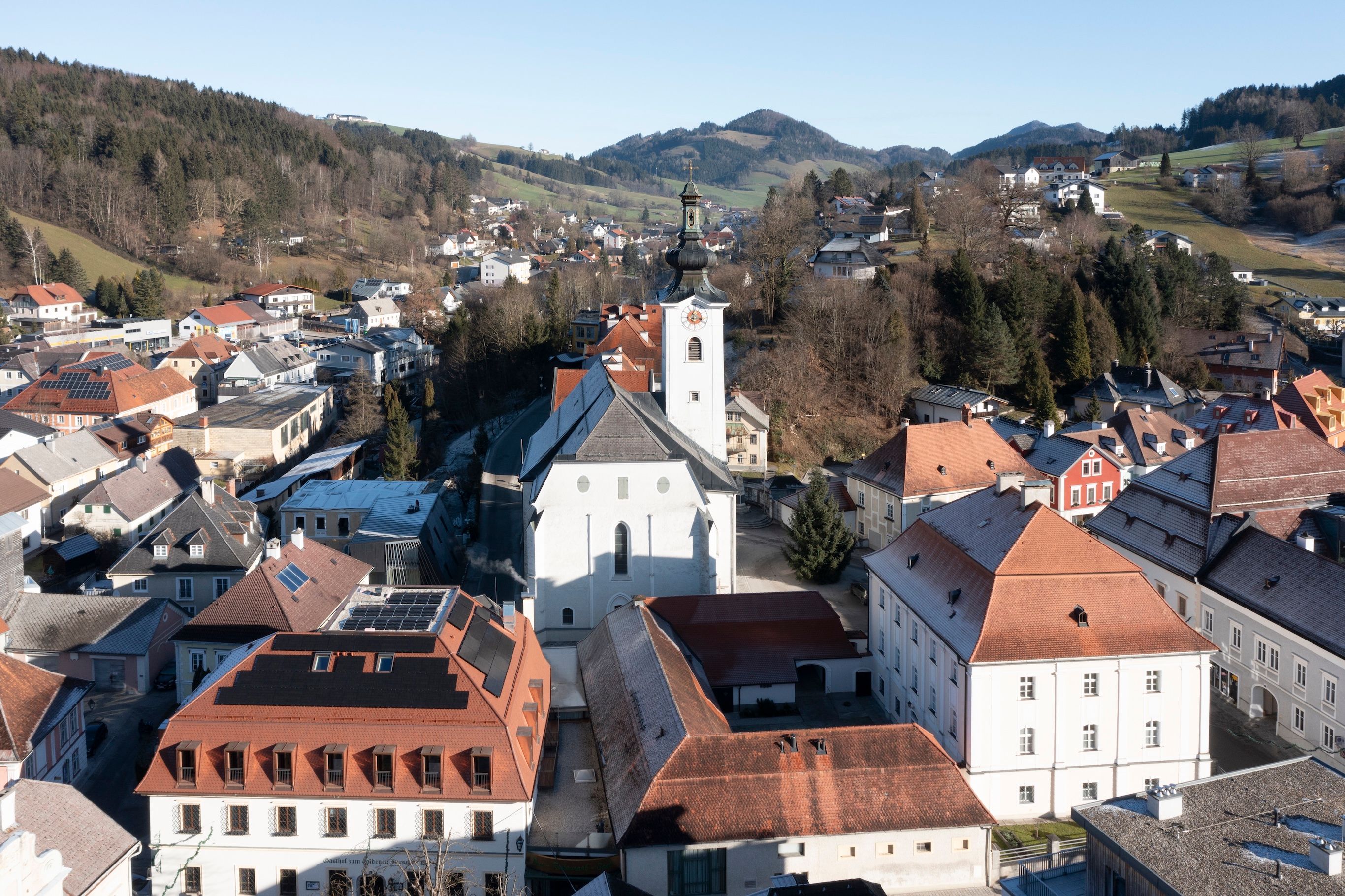 Zimmer & Apartments "Gasthof zum Goldenen Hirschen"