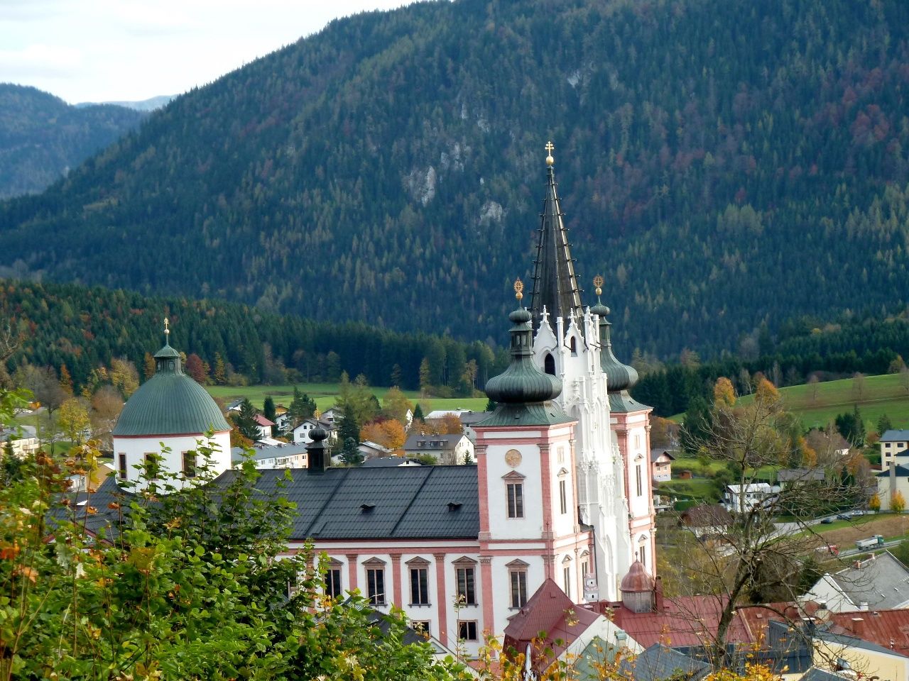 Wunderbarer Ausblick auf die Wallfahrtsbasilika Mariazell